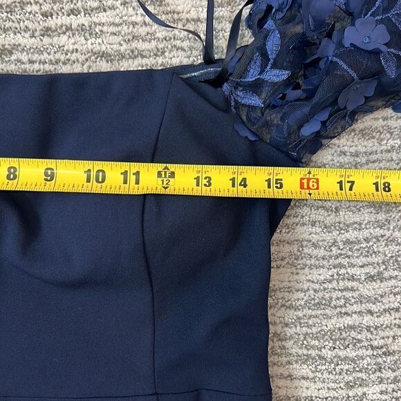 New Eliza J Off the Shoulder 3D Floral Sleeve
Scuba Crepe Dress Size 8 - Picture 9 of 16